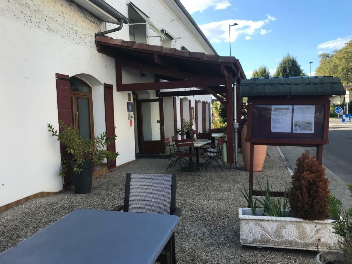 Au Feu De Bois Amou Exterior foto